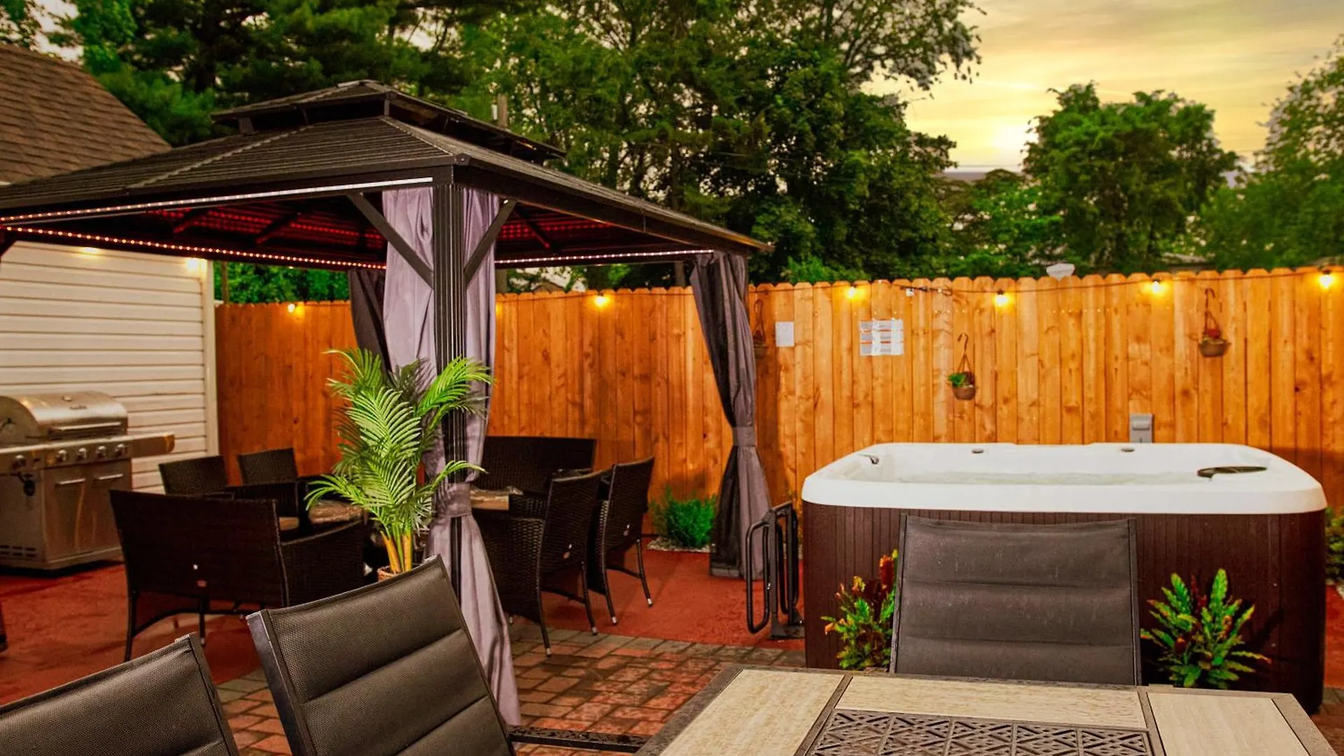 Hotel Guest Suit With Hot Tub New York